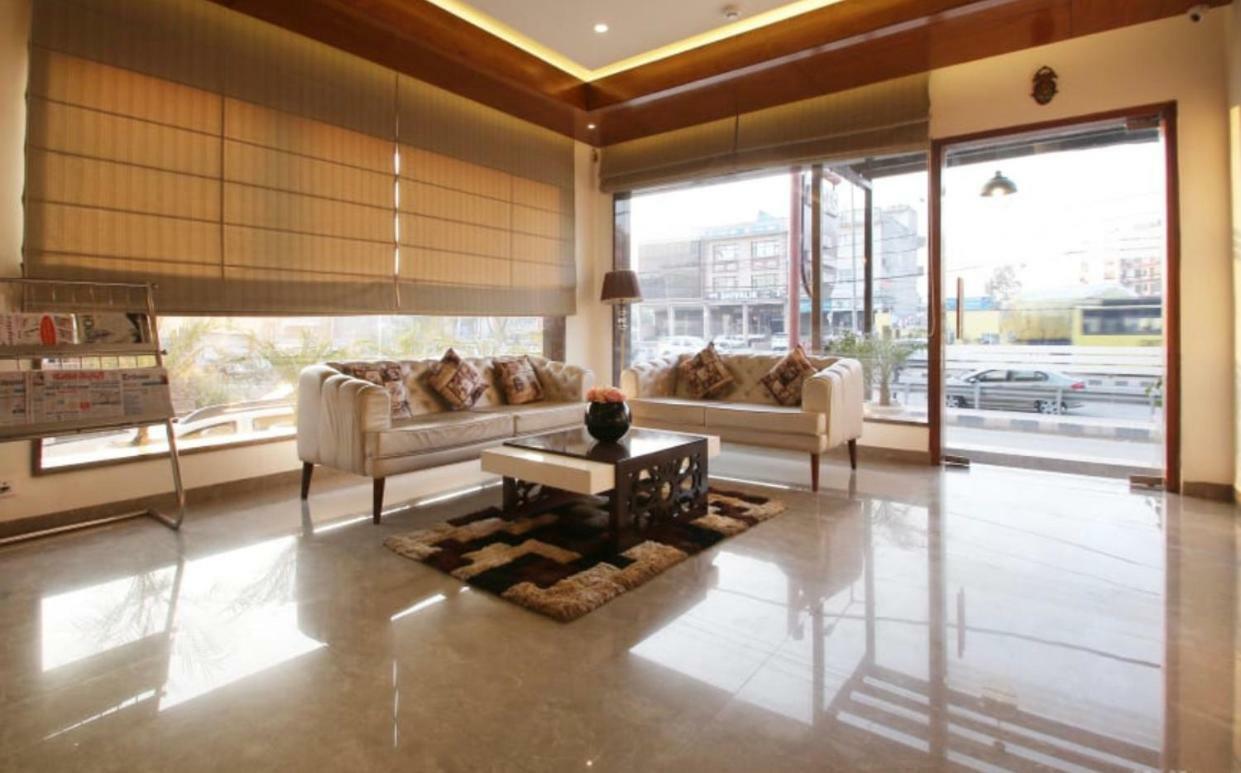 Al-Qasa Hotel Zirakpur Dış mekan fotoğraf