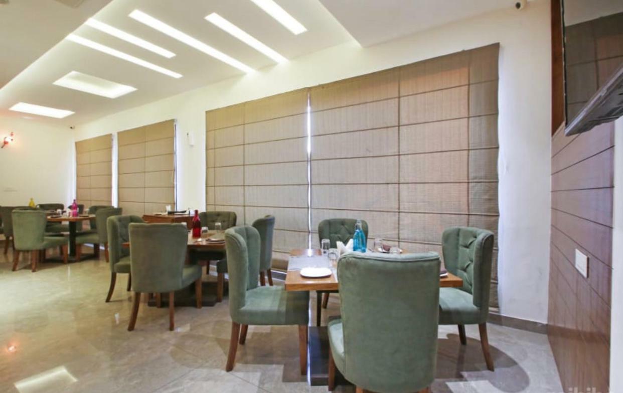Al-Qasa Hotel Zirakpur Dış mekan fotoğraf